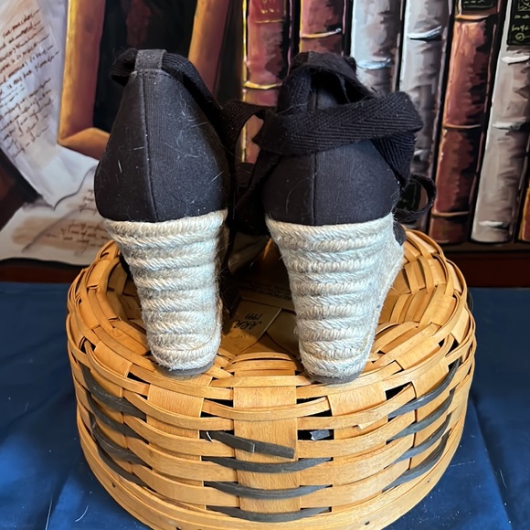 NWT Brown Tie on Wedge Sandals Loft Brand Size 6 - Picture 7 of 9